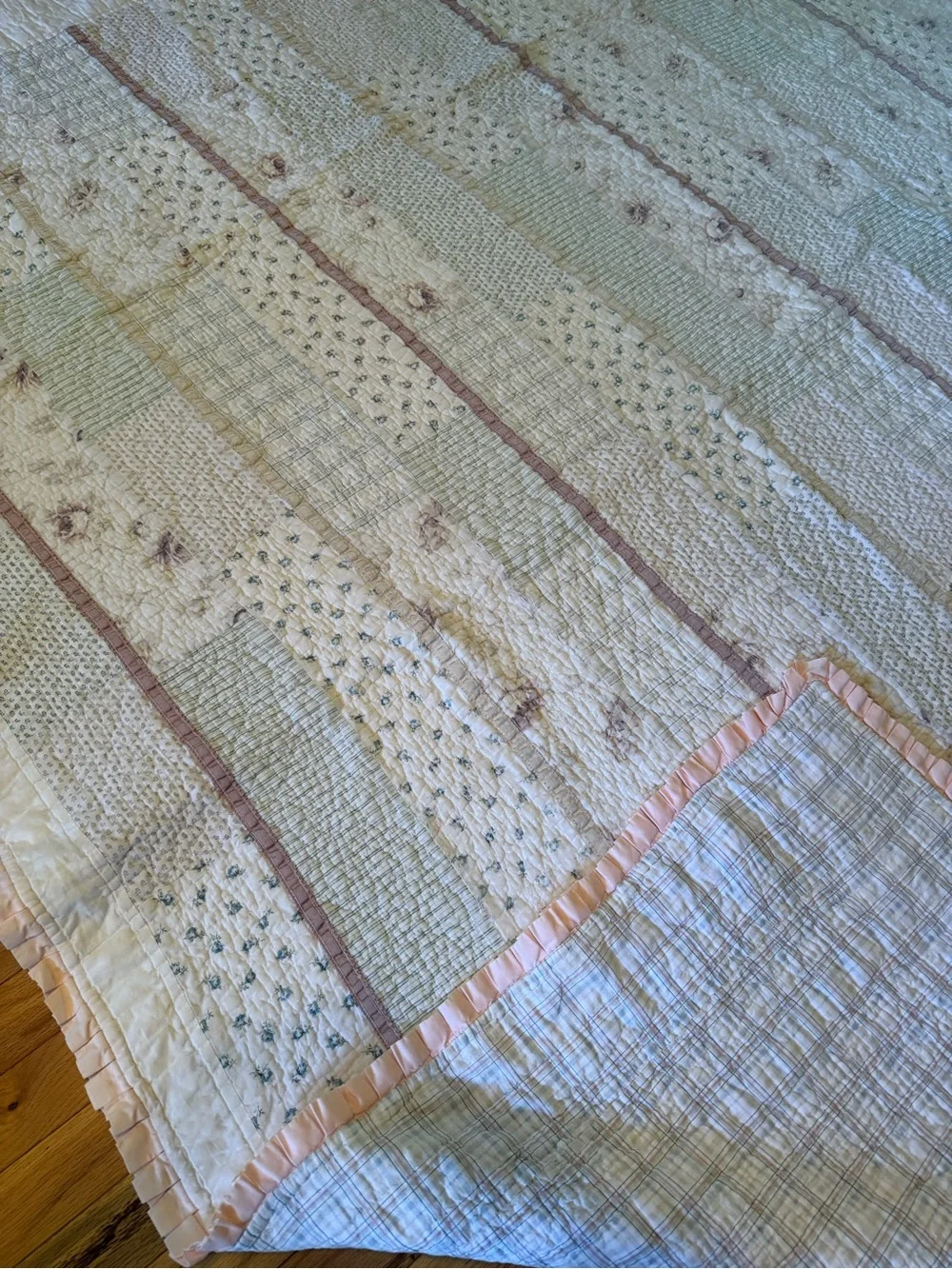 Vintage Cottage Core 7ftx7ft(Full) Patchwork Quilt w Ribbon Ruffle Details